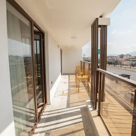 E87 Highway 호텔 *