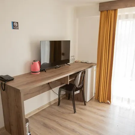 E87 Highway ホテル