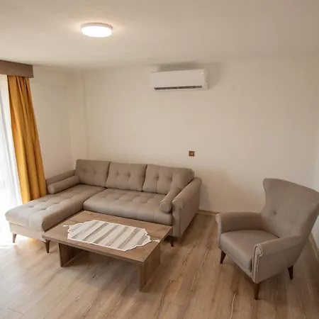 E87 Highway ホテル *