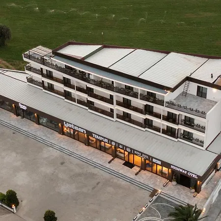 E87 Highway Hotel
