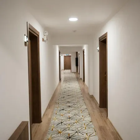 Hotel E87 Highway